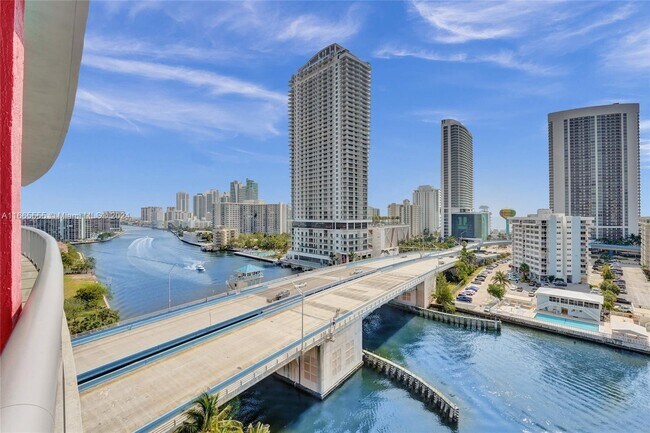 Building Photo - 2602 E Hallandale Beach Blvd