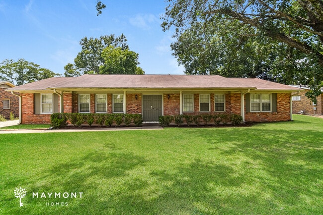 Building Photo - 620 Sandhurst Dr