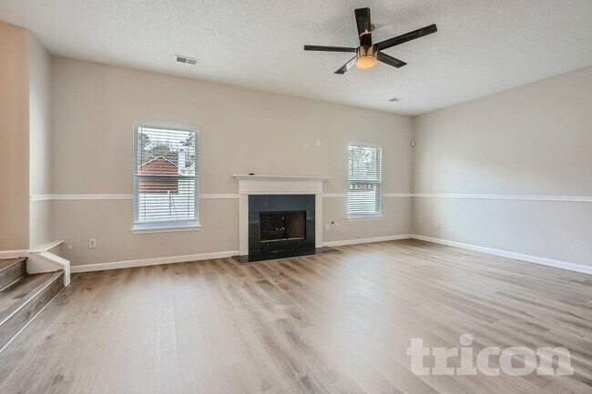 Foto del edificio - 712 Walton Dr