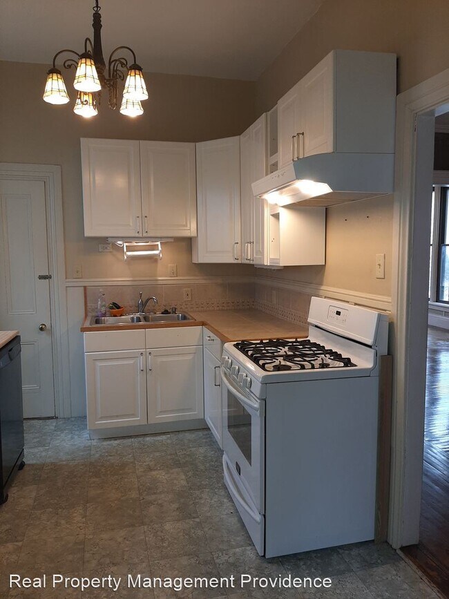 Foto del edificio - 3 br, 1 bath House - 58 Summer Street