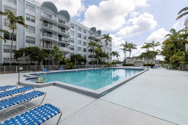 Foto del edificio - 494 NW 165th St