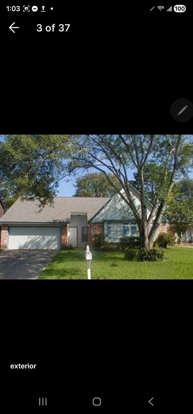 Building Photo - 4011 Alshire Dr
