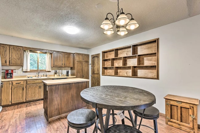 Building Photo - 15375 Trillium Cir