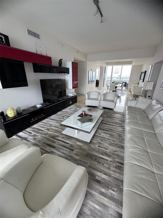 Foto del edificio - 16001 Collins Ave