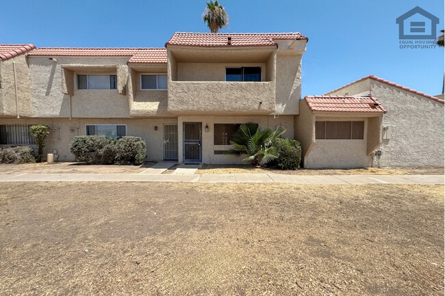 Foto del edificio - 3Bed/2Bath Townhouse at 47th Ave/Maryland Ave! Ready for Immediate Move-In! – FENCED-IN YARD!