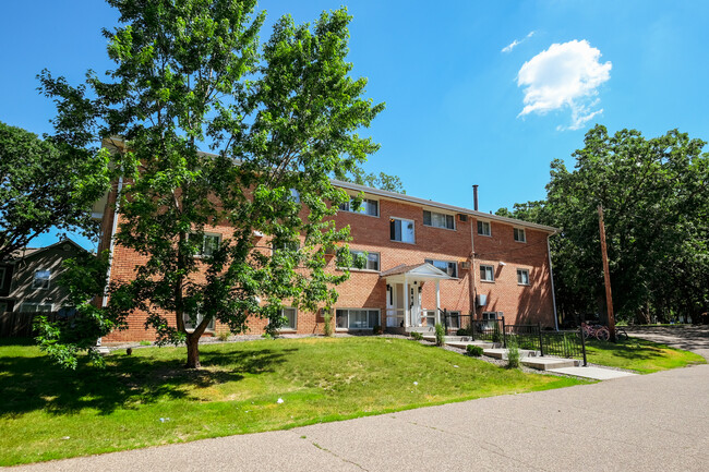 Building Photo - Rolling Acres