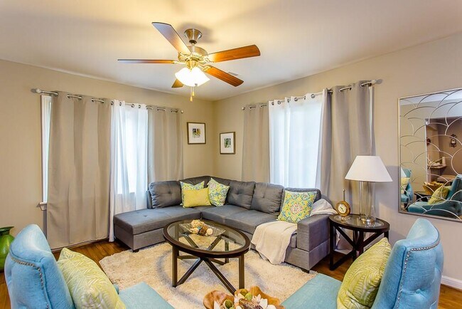 Foto del edificio - 4854 Marietta Ln