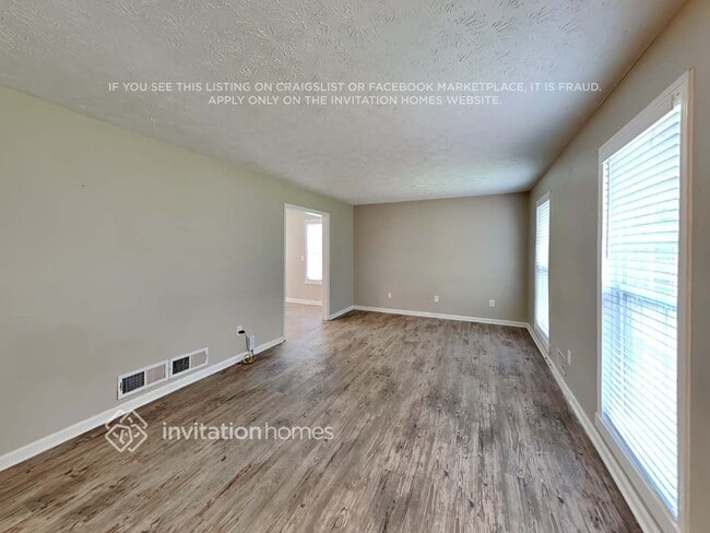 Building Photo - 595 Rivercrest Dr