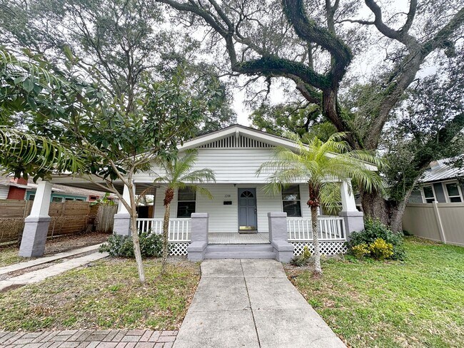 Building Photo - Cozy 3 bedroom / 1 bath home in Tampa Heig...