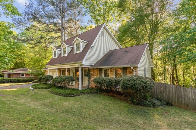 Foto del edificio - 1385 Bubbling Creek Rd NE