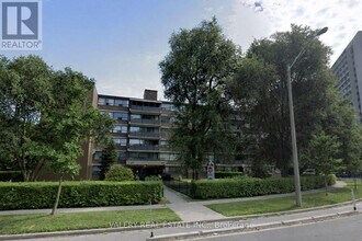 Building Photo - 42 Thorncliffe Park Dr