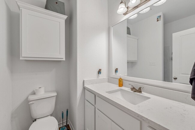 Building Photo - PRE-LEASING AUGUST 2025!! 5/5.5 in Pershin...