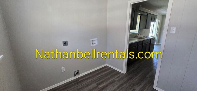 Building Photo - 330 Cornell Dr