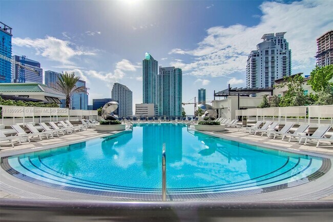 Foto del edificio - 999 SW 1st Ave
