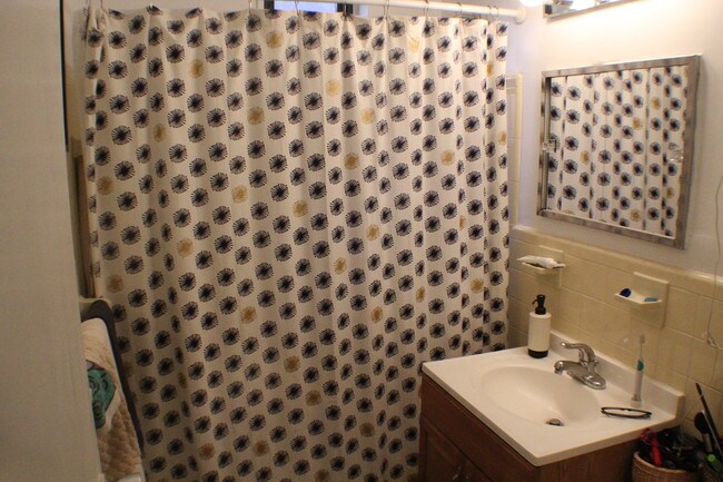 Bathroom - 5112 MacArthur Blvd NW