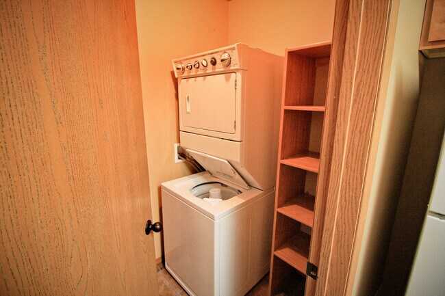 Foto del edificio - 4520 E 53rd St