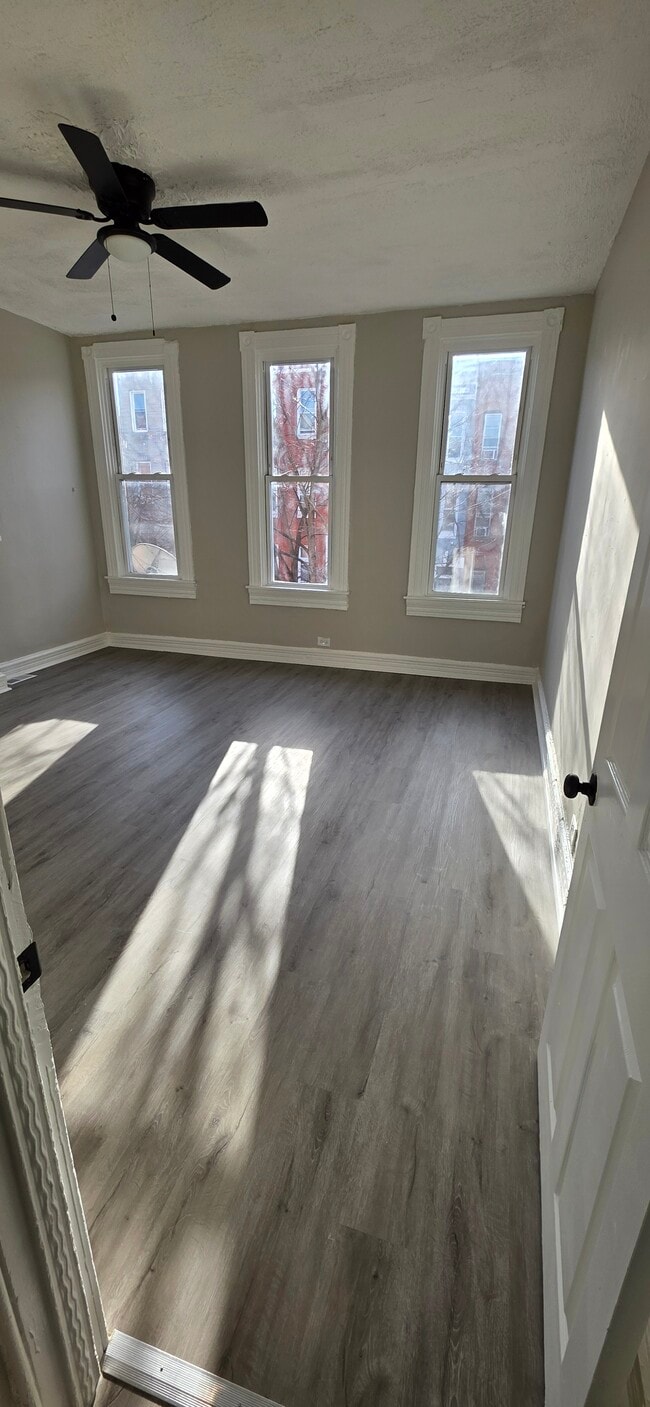 Building Photo - 1619 1/2 Division St-