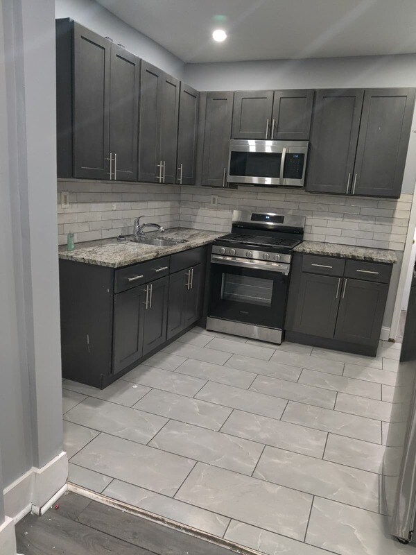 Foto del edificio - 135 N 51st St