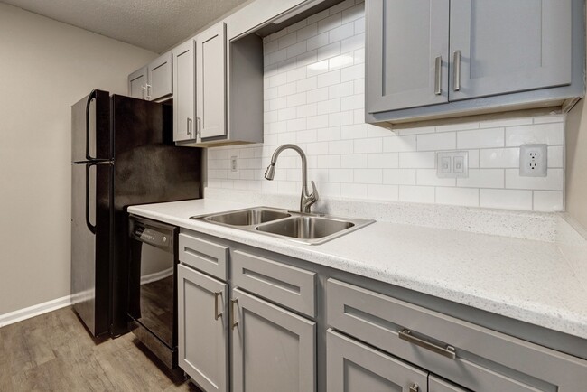 Kitchen - Elements of Madison Apartments