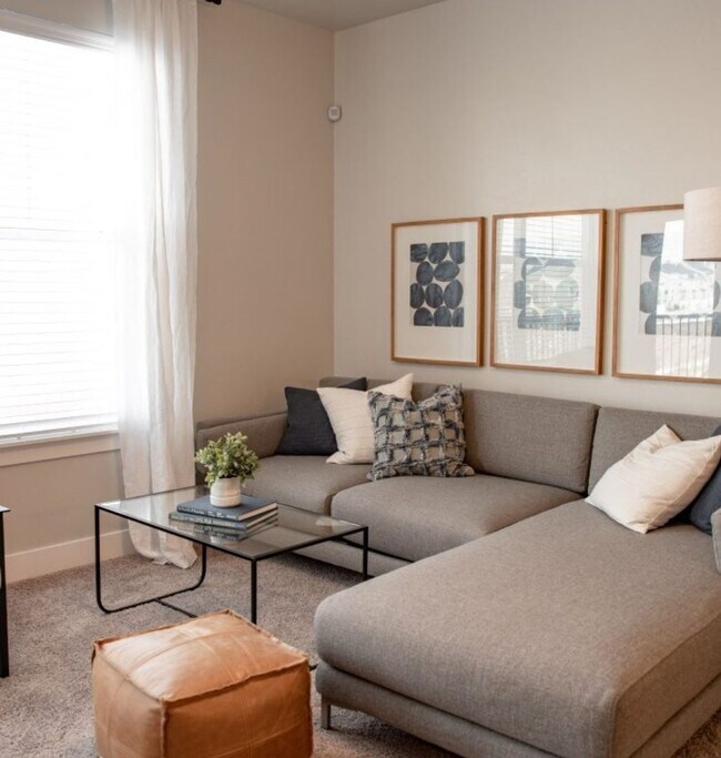 Foto del edificio - Beautiful 3 Bed 2 Bath Condo in Herriman