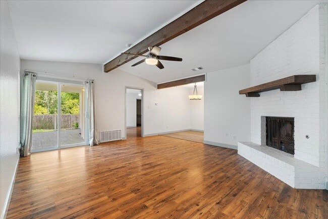 Building Photo - 2302 Berkett Dr
