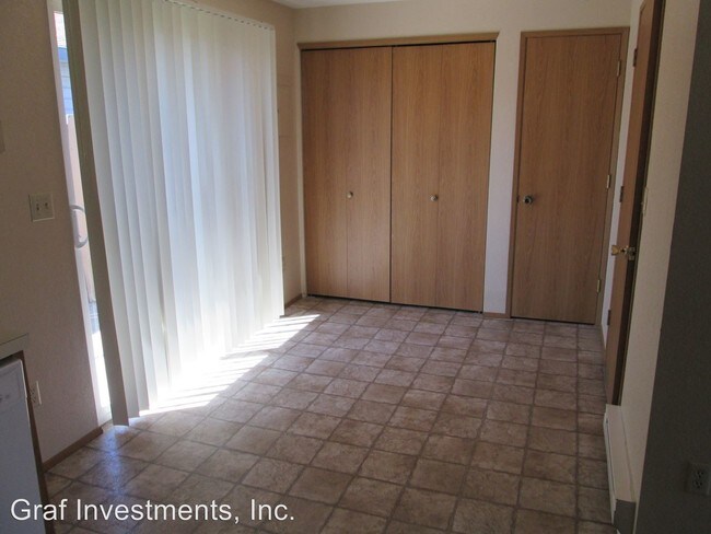 Building Photo - 1122 S 40th Ave