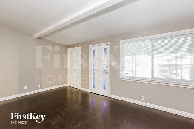 Building Photo - 420 N Princeton St