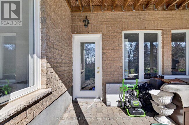 Photo du bâtiment - 23 Fox Run Dr