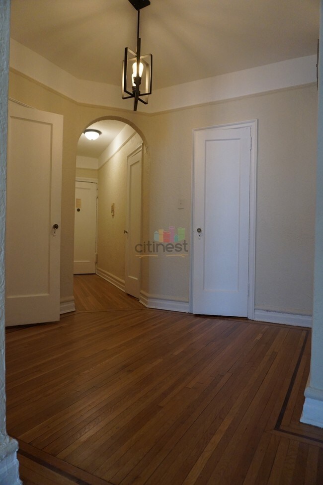 Foto del edificio - 9949 Shore Rd