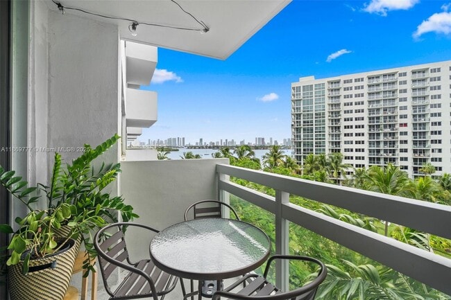 Foto del edificio - 1500 Bay Rd