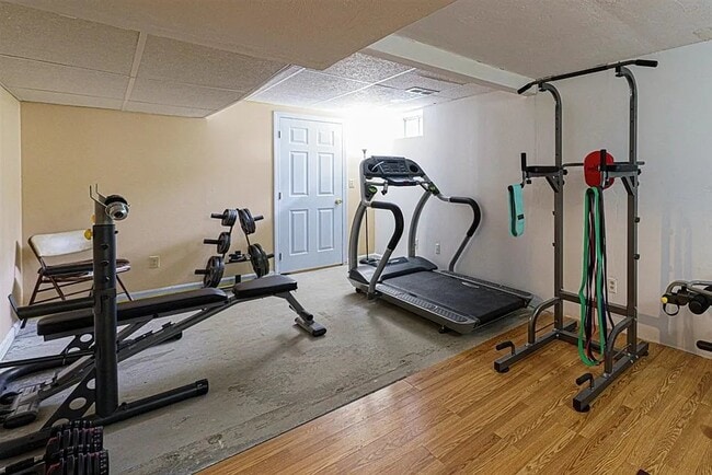 Foto del edificio - 32 Fox Meadow Dr