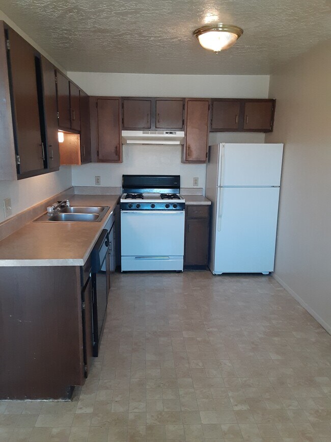 526 Rio Pecos Rd, Aztec, NM 87410 Apartments 526 Rio Pecos Rd Aztec