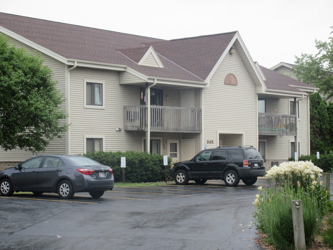 Building Photo - 253 Arrowhead Dr