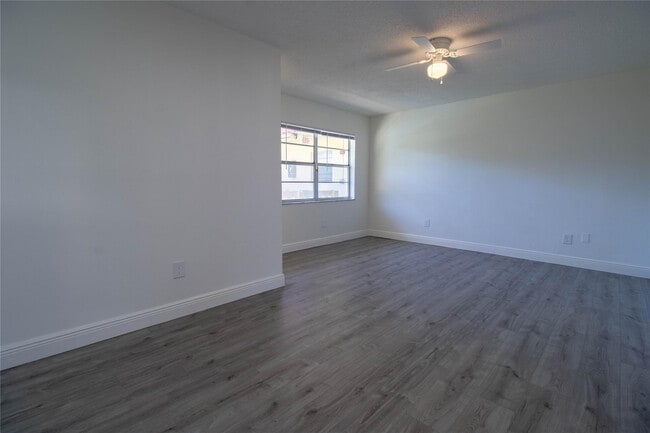 Building Photo - 1507 Argyle Dr