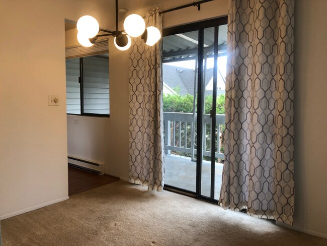 Foto del edificio - 1471 Rainier Ct