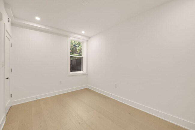 Interior Photo - The Windsor - Kalorama