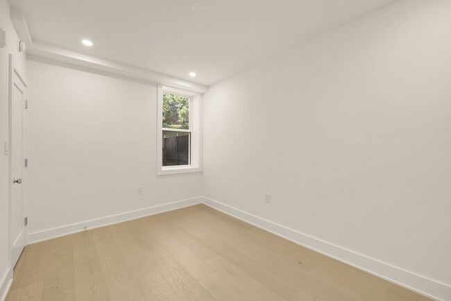 Interior Photo - The Windsor - Kalorama