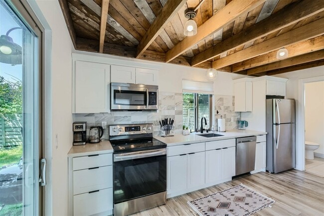 Foto del edificio - 9443 5th Ave SW