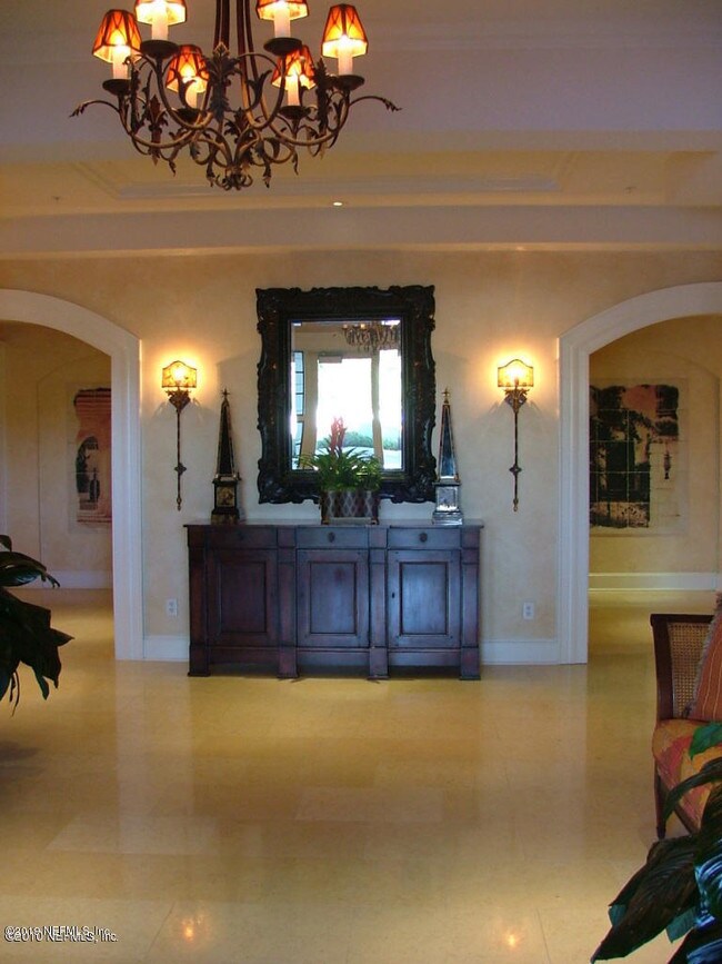Foto del edificio - 2358 Riverside Ave Rd