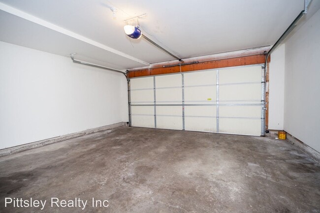 Building Photo - 2 br, 2 bath Apartment - 735 Fotis Drive
