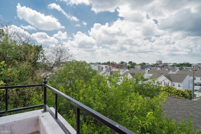 Building Photo - 4 br, 2 bath Duplex - 2028 N 18TH ST Unit 2