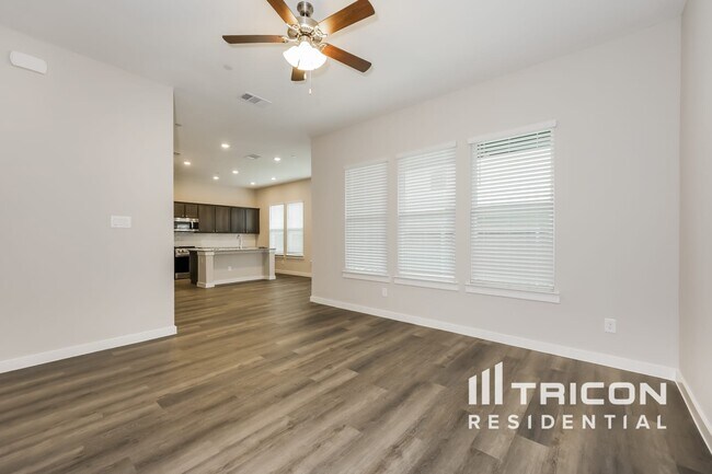 Building Photo - 1113 Fallgate Dr