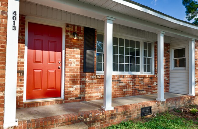 Foto del edificio - COMING SOON 7/29/25-Charming 3-bedroom 2 -...