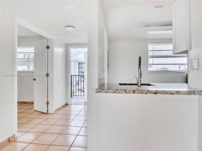 Foto del edificio - 14155 SW 87th St