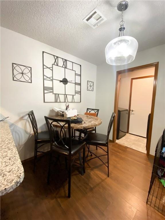 Building Photo - 1105 Parkview Dr