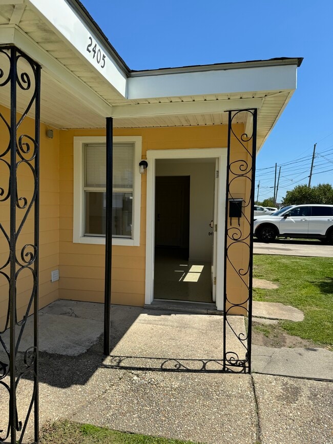 Foto del edificio - 2407 Claire Ave