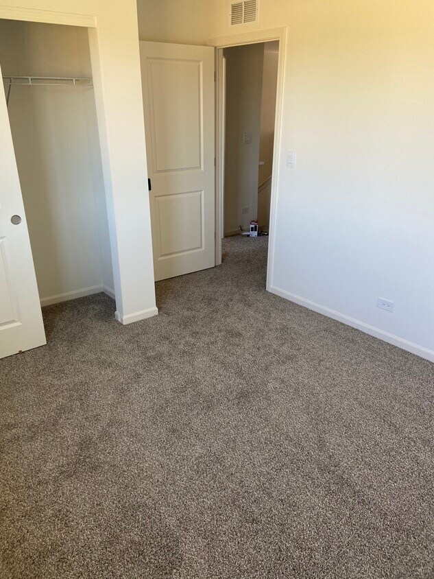 1150 Amber Dr, Cary, IL 60013 Townhome Rentals in Cary IL