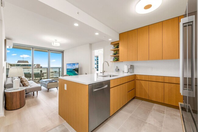 Building Photo - Sky Ala Moana (West) #3001 - Fully furnished 2 BR/2 BA/2 parking