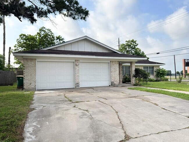 Foto del edificio - 102 Tanglewood Dr