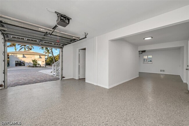 Foto del edificio - 2736 Gulfview Dr